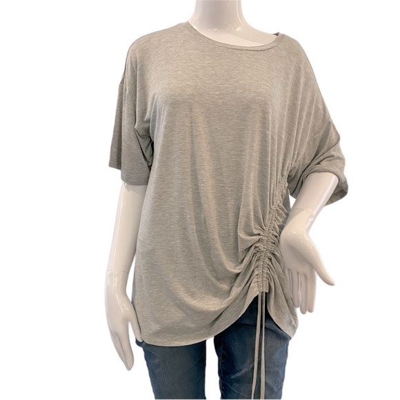 ⭐️ Wrangler Gray Asymmetric Cinched Side Relaxed Short Sleeve Tee Size Medium - Picture 1 of 9